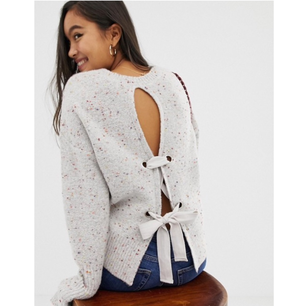 Open Back Bow Detail Sweater in Nep Yarn